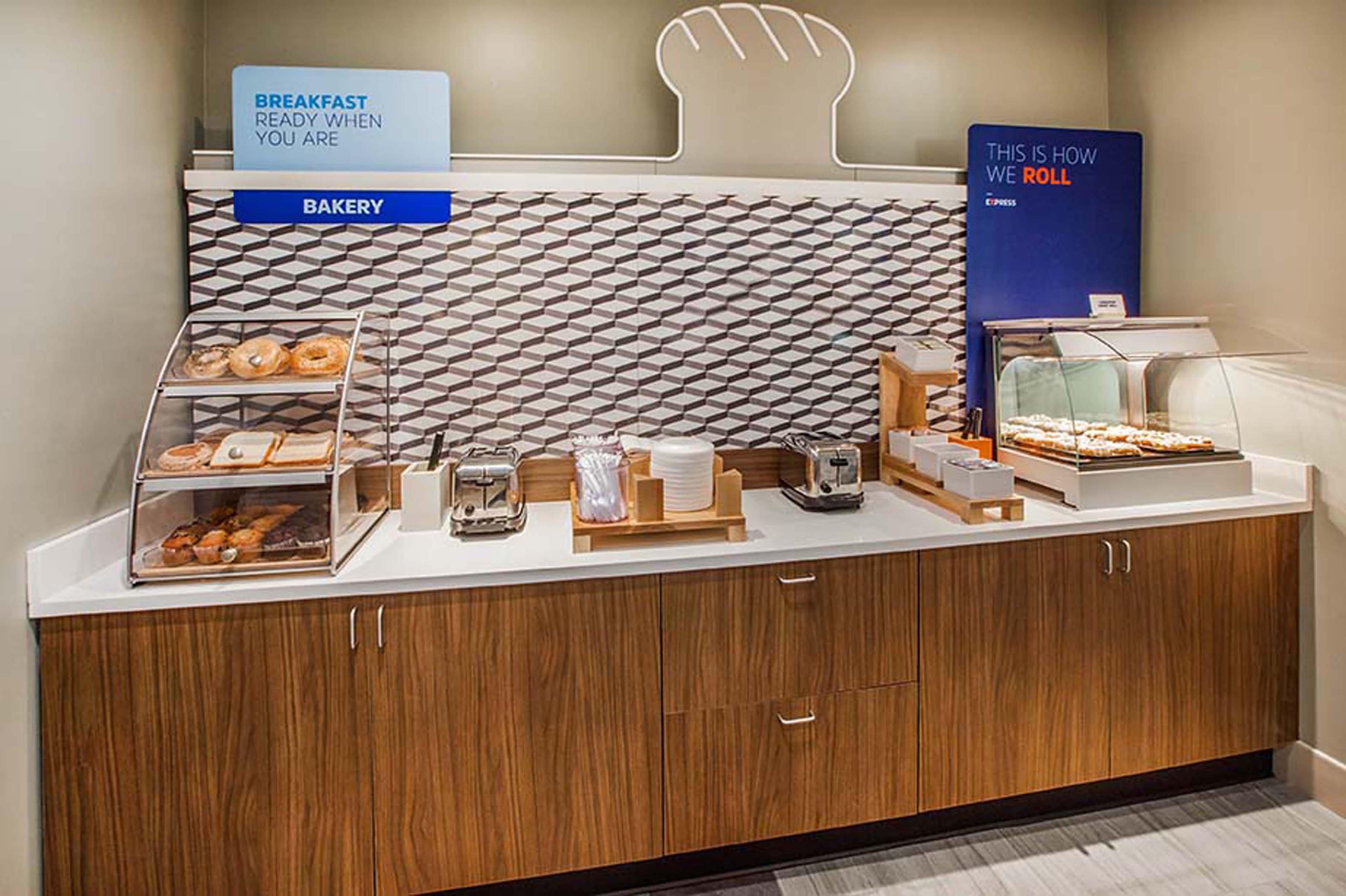Holiday Inn Express Hotel & Suites Midlothian Turnpike By Ihg North Chesterfield Eksteriør billede