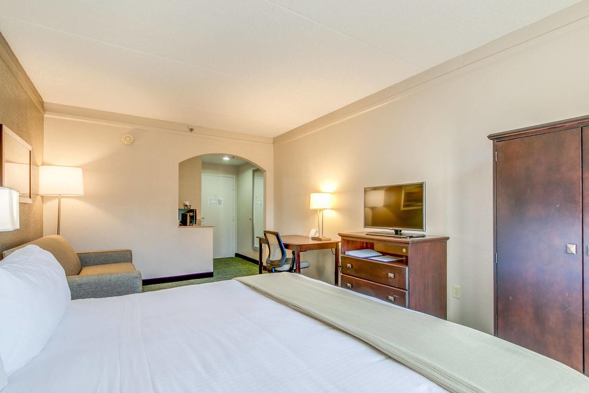 Holiday Inn Express Hotel & Suites Midlothian Turnpike By Ihg North Chesterfield Eksteriør billede
